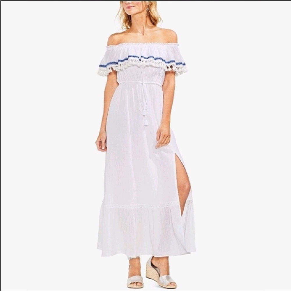 Vince Camuto Ruffled Off The Shoulder
Maxi Dress Small